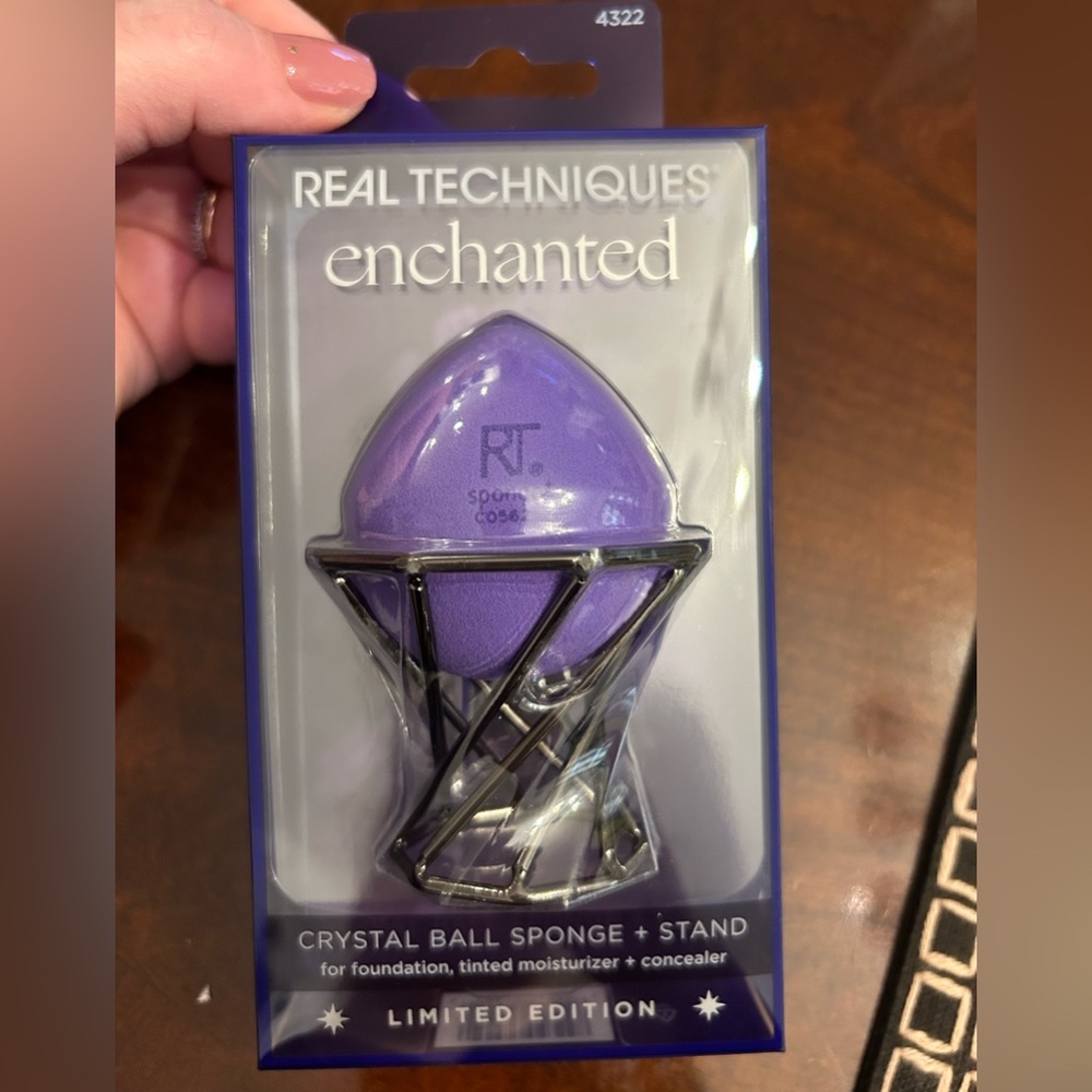 Real Techniques Enchanted Crystal Ball Makeup Blending Sponge & Stand